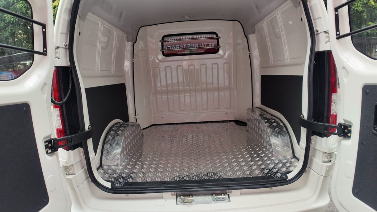 Khoang hàng rộng dãi trên Tera V6